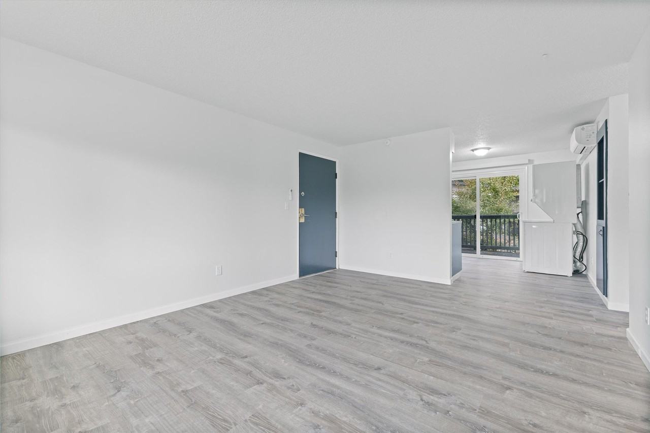 Peyton Plaza - Photo 5 of 16