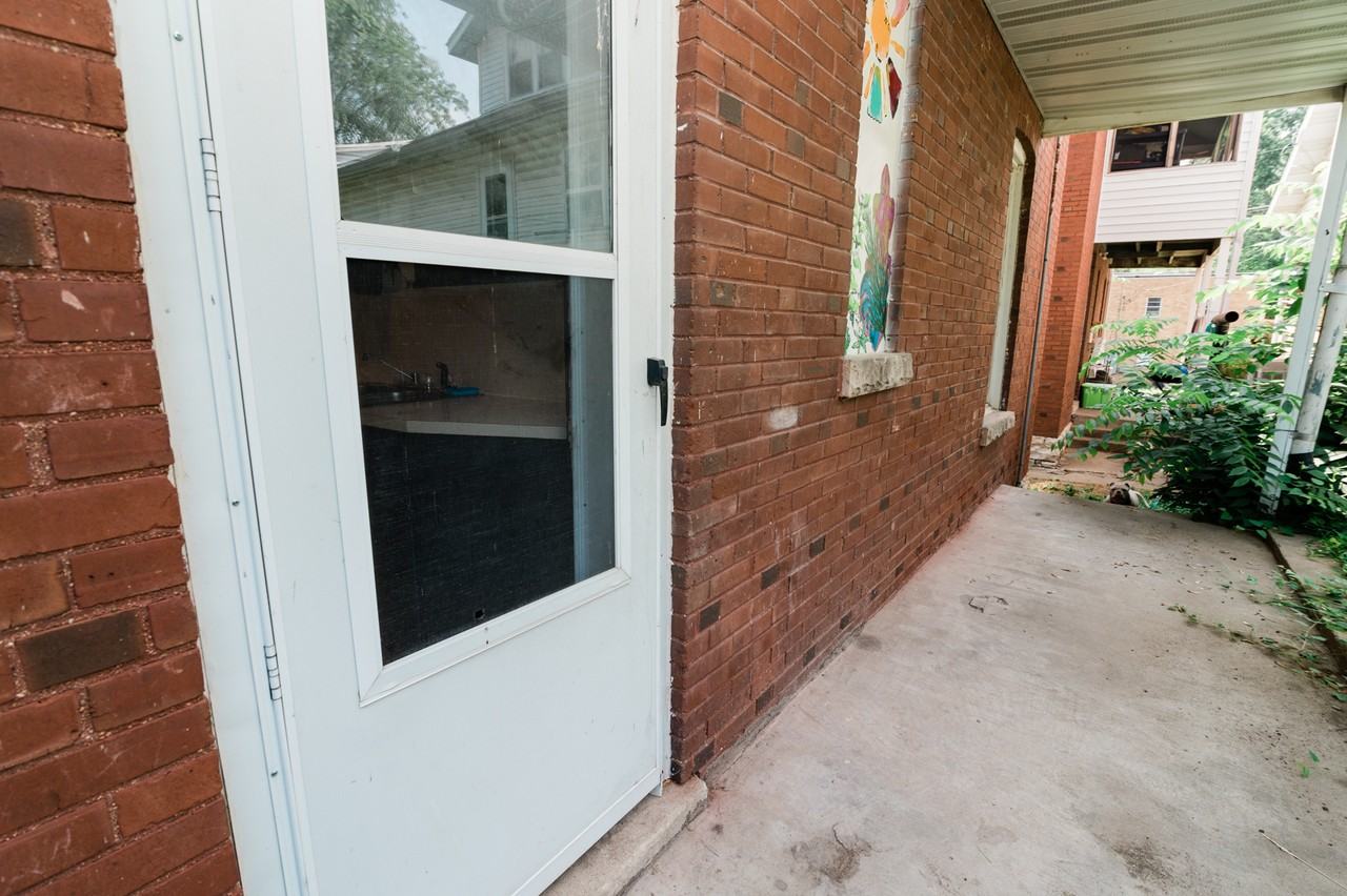 303 W Atchison St #A - Photo 3 of 16