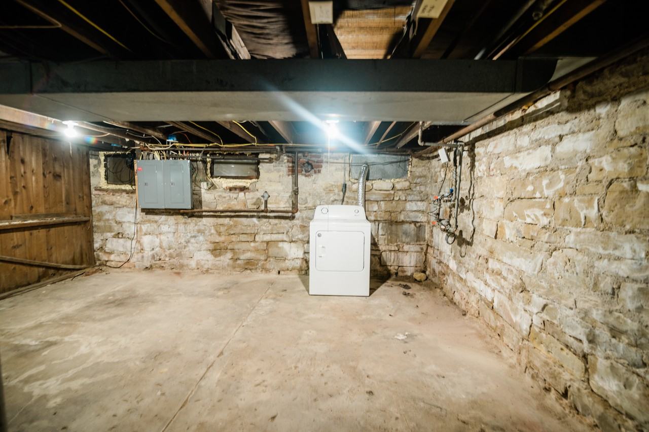 303 W Atchison St #A - Photo 3 of 16