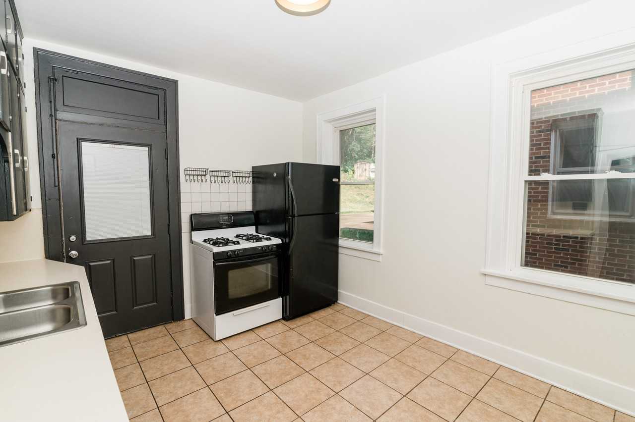 303 W Atchison St #A - Photo 2 of 16