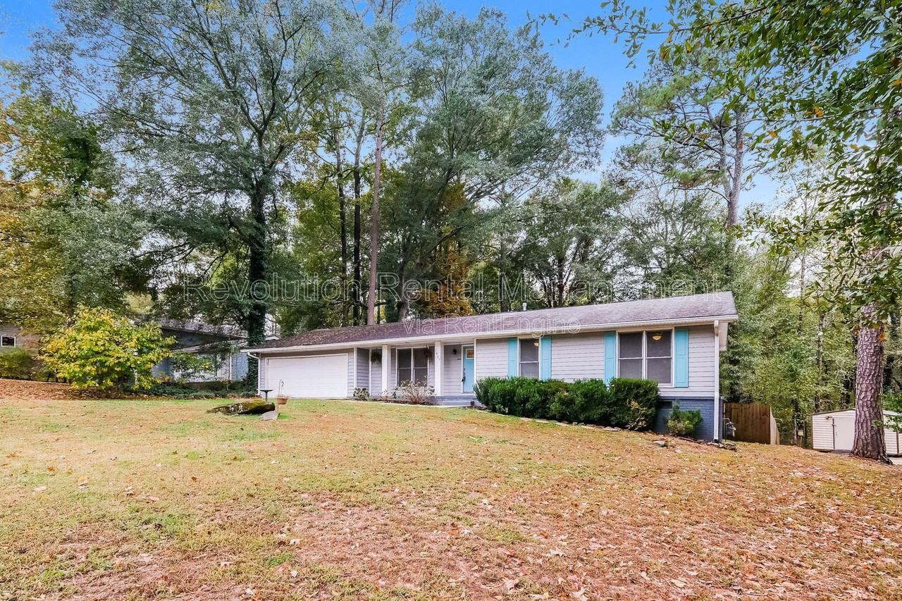 1027 Mandalay Court Southwest - Photo 3 of 16