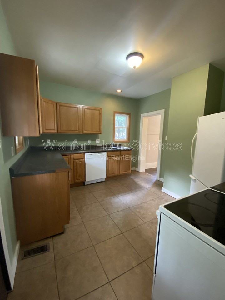 405 W Murray St - Photo 4 of 28