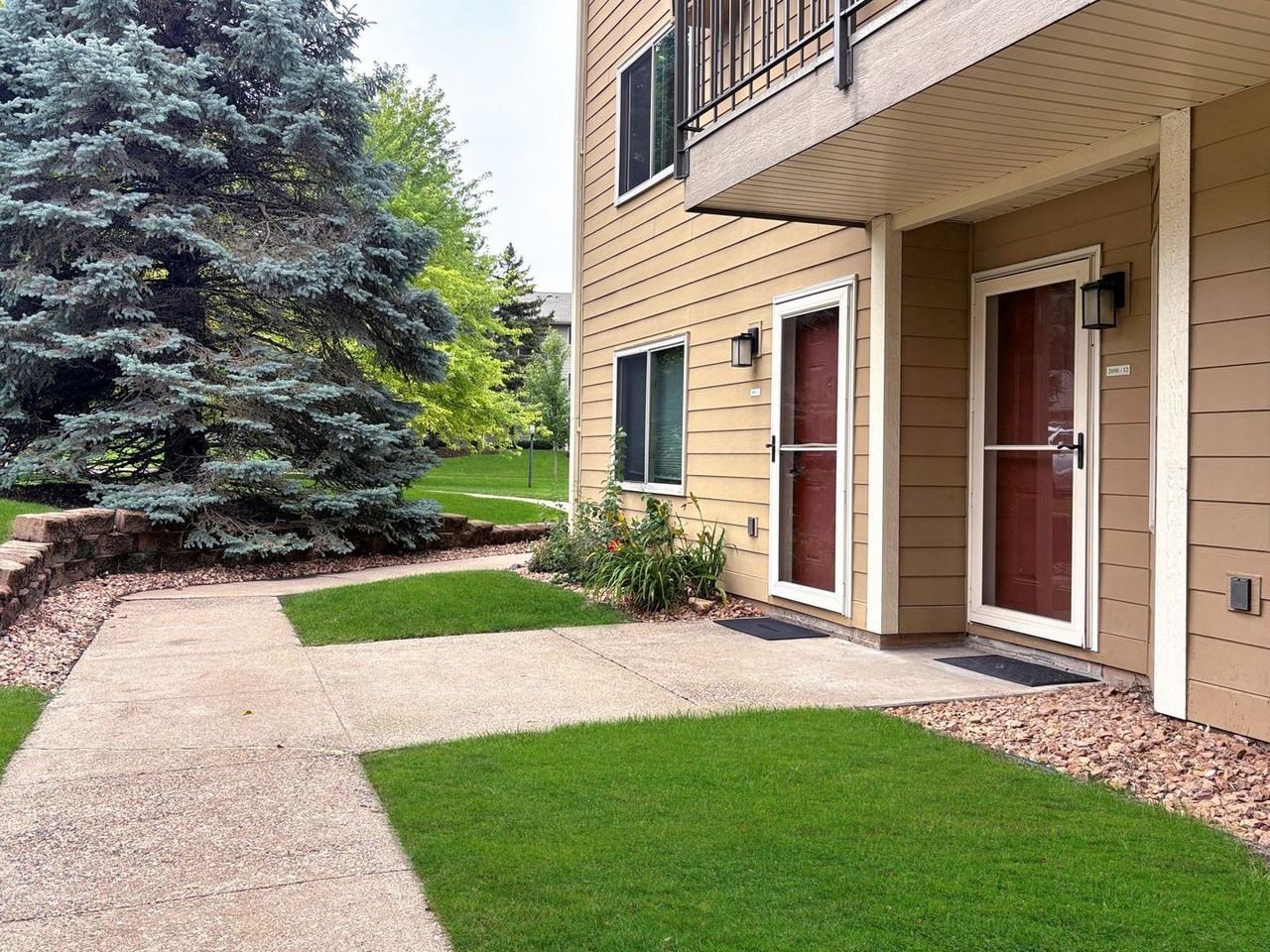 2050 Ridge Dr #12 - Photo 2 of 25