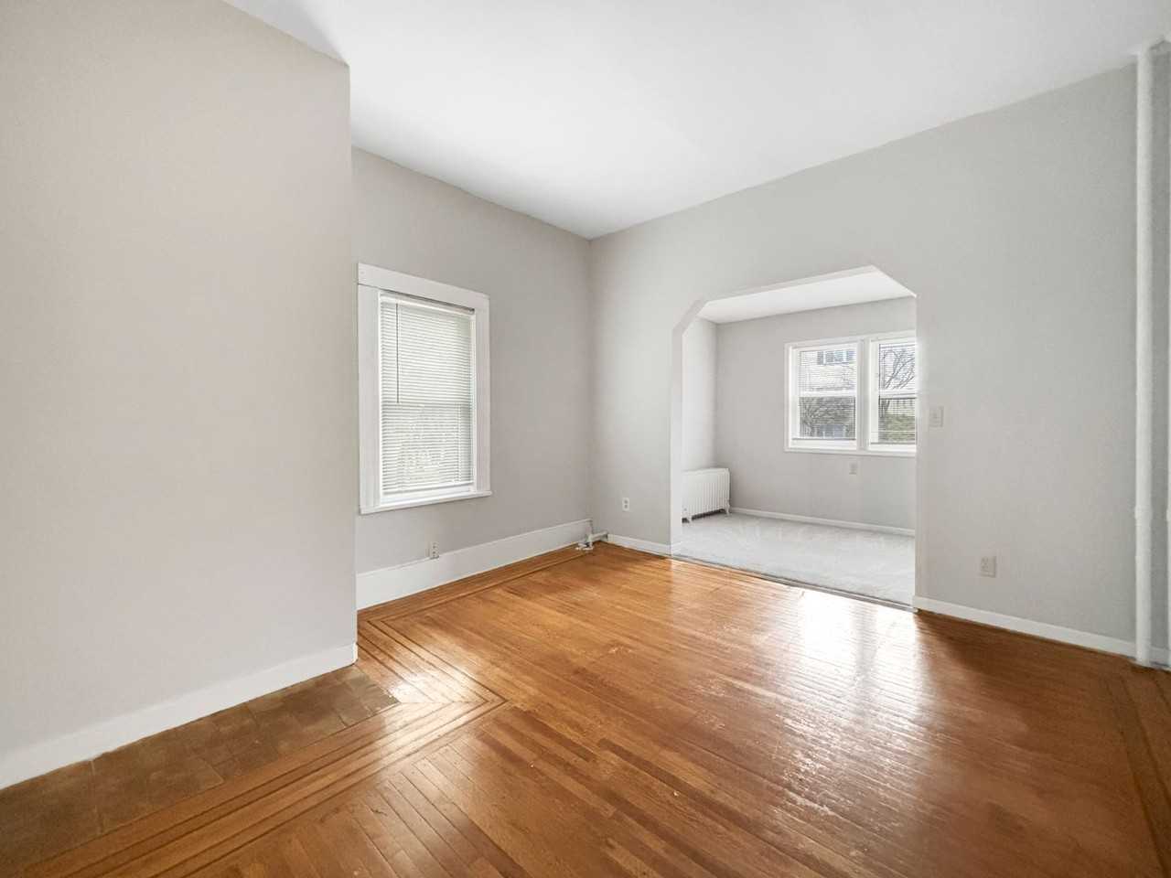 2725 Dupont Avenue South - Photo 4 of 21