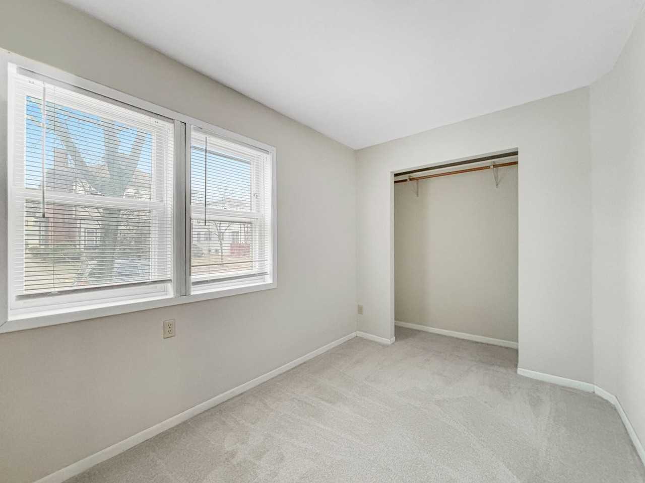 2725 Dupont Avenue South - Photo 7 of 21