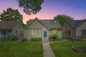 featured image of 2629 Idaho Ave S