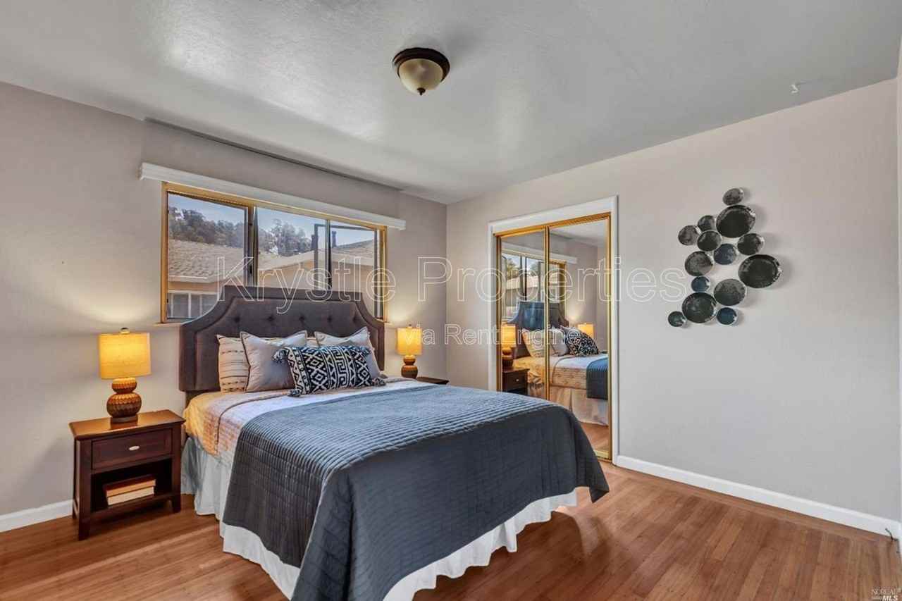 380 Pepper Drive - Photo 3 of 15