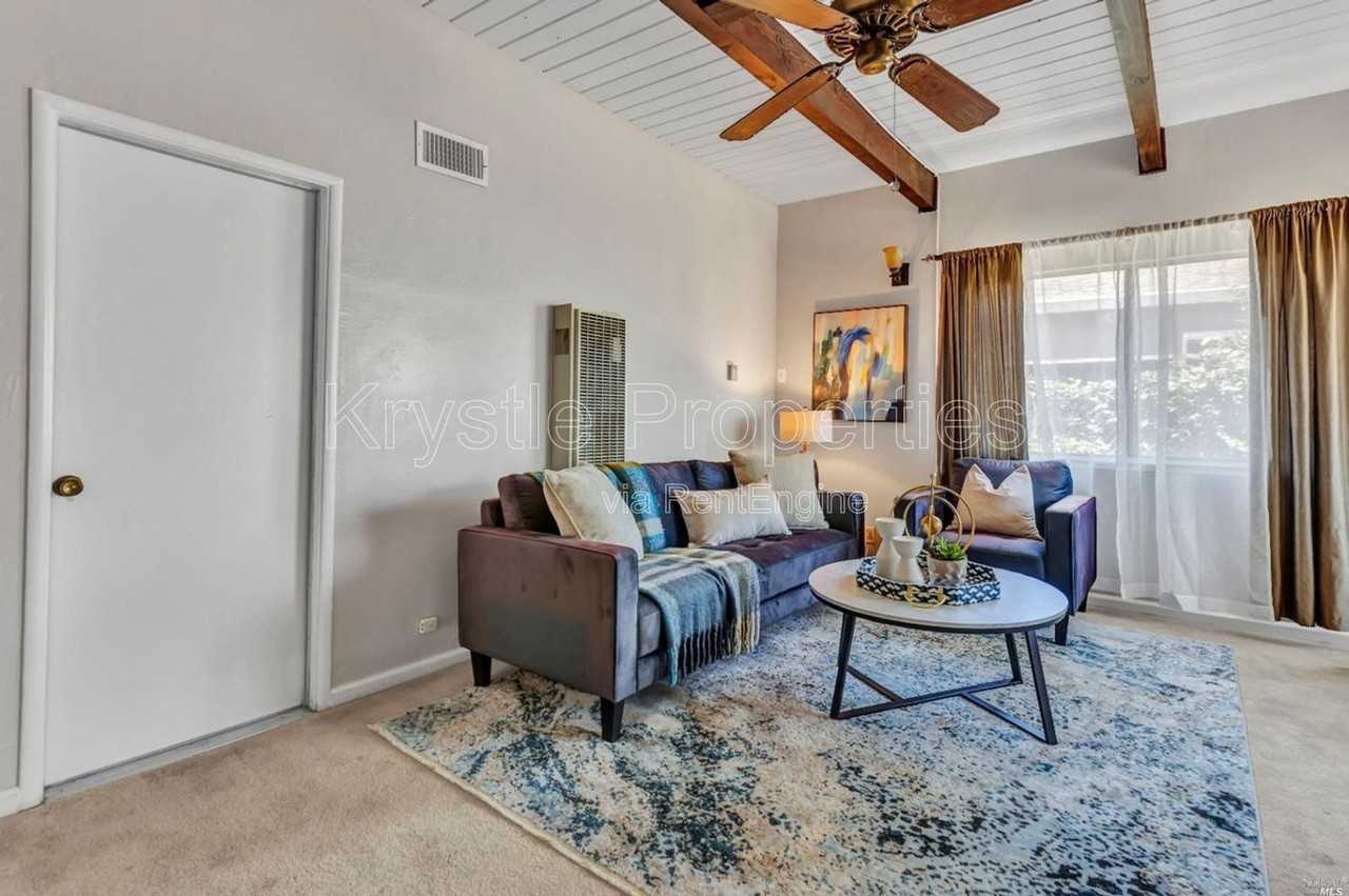 380 Pepper Drive - Photo 6 of 15