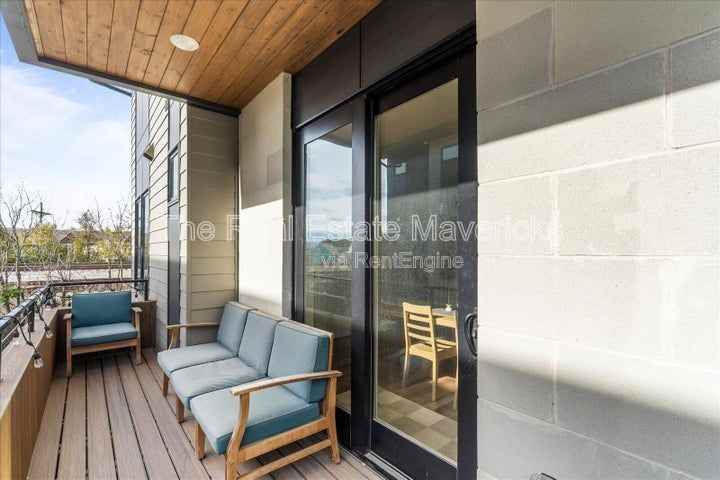 821 Burnside Pl #1 - Photo 5 of 9