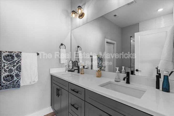 821 Burnside Pl #1 - Photo 7 of 9