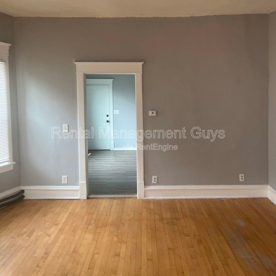 1015 Humboldt Ave N #2 - Photo 6 of 9