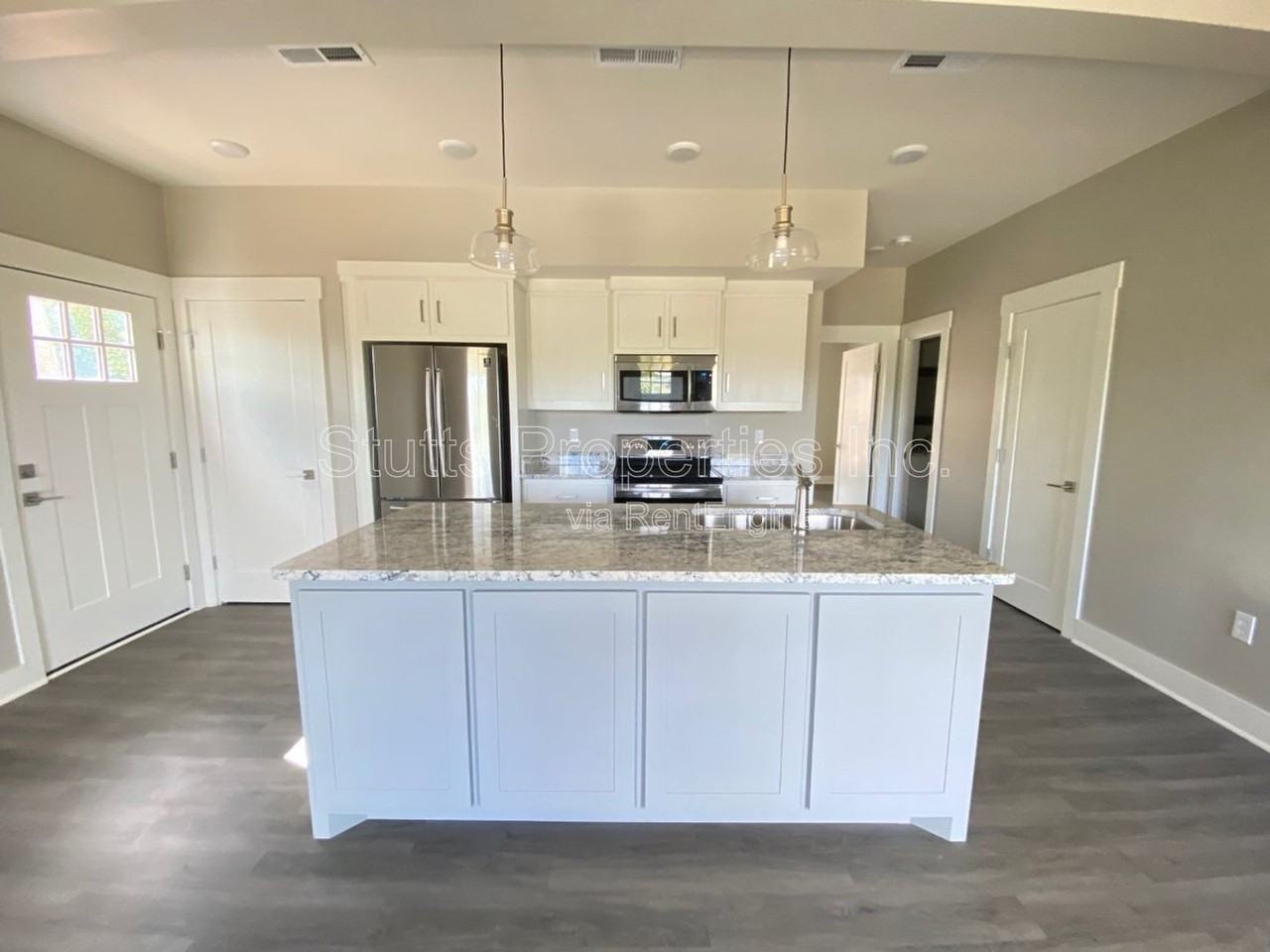 213 Virginia Avenue - Photo 5 of 19