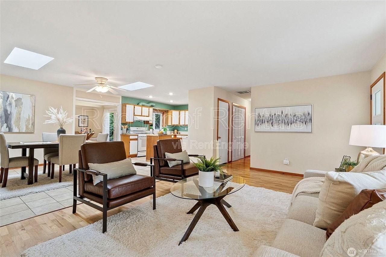 11807 96th Avenue Southwest - Photo 4 of 32