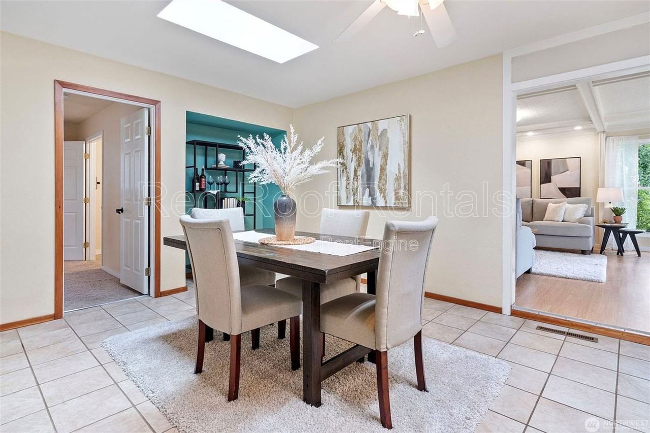 11807 96th Avenue Southwest - Photo 7 of 32