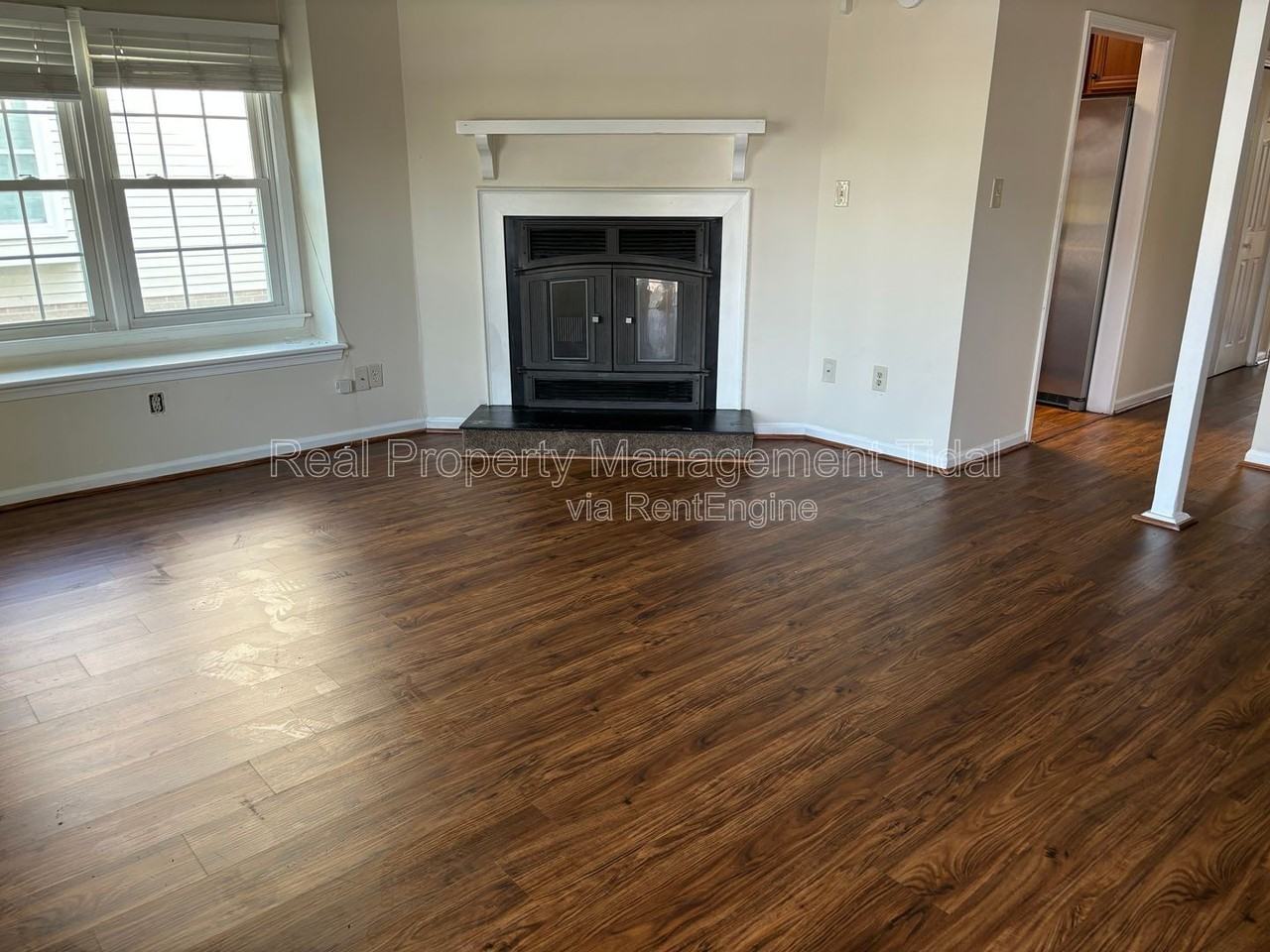 10 Parkway Drive - Photo 6 of 30