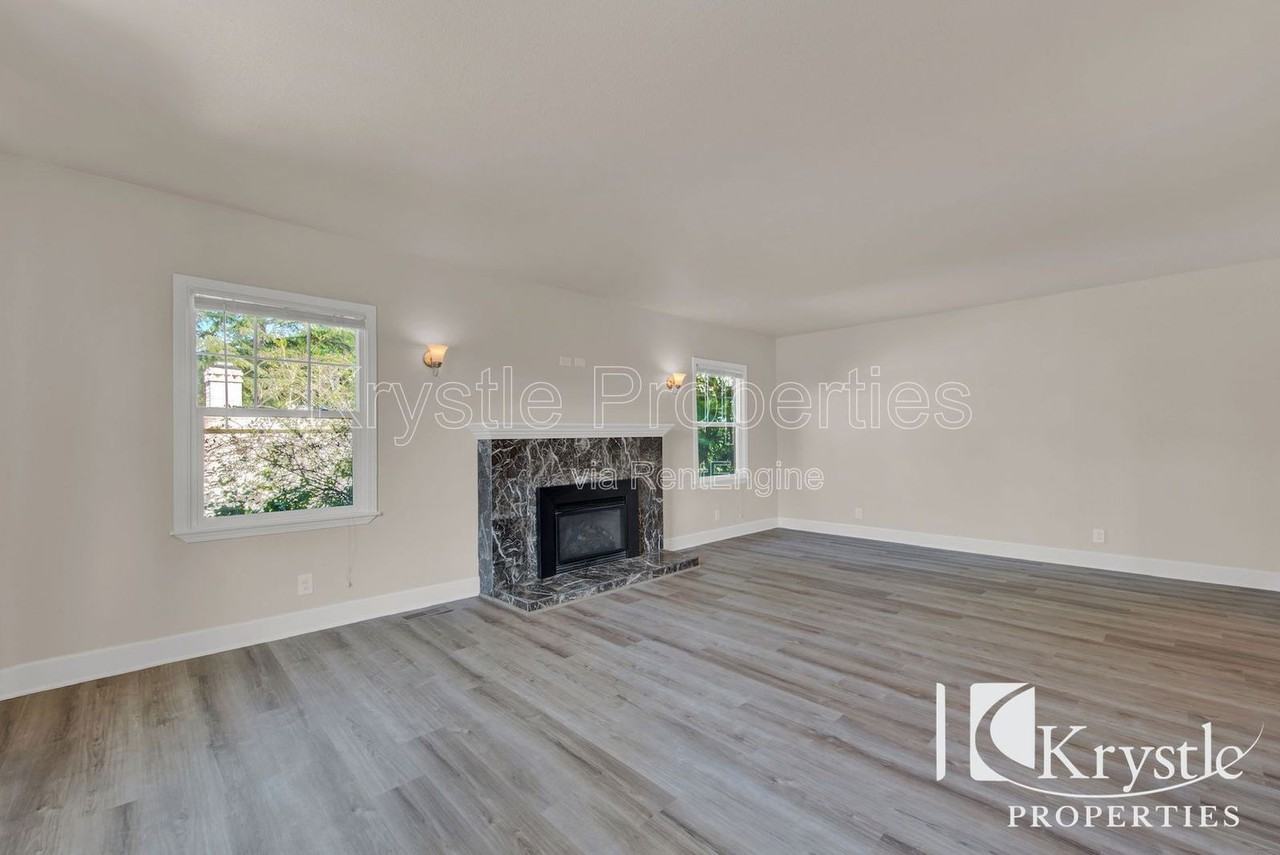 42 D Street - Photo 6 of 16