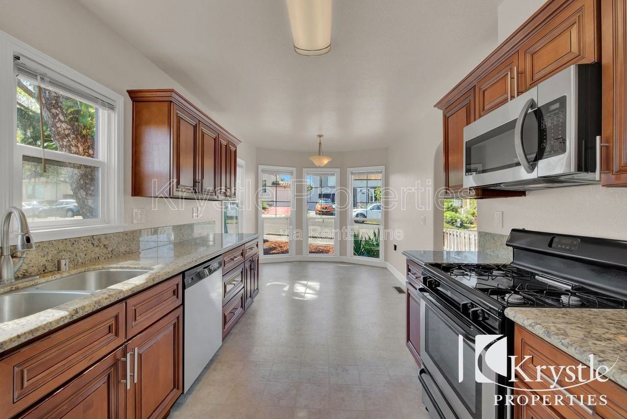 42 D Street - Photo 7 of 16