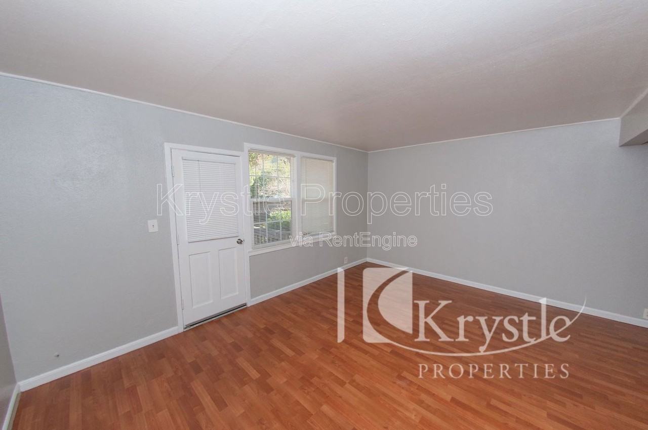 7 Rodgers St - Photo 6 of 13