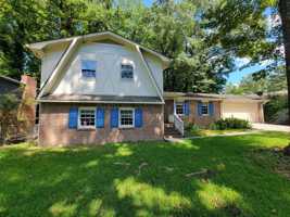 featured image of 2506 Windmere Dr