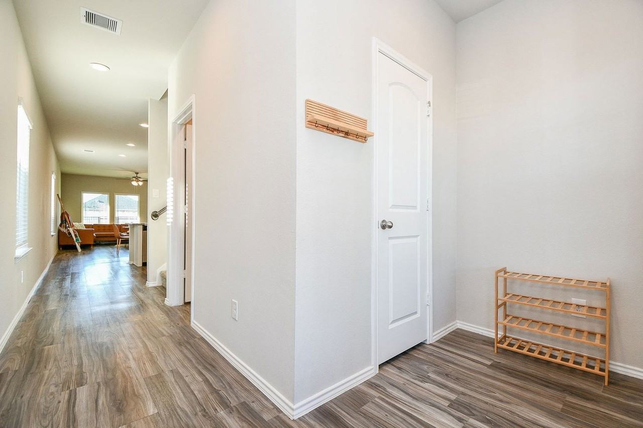 16868 Pink Wintergreen Drive - Photo 4 of 32