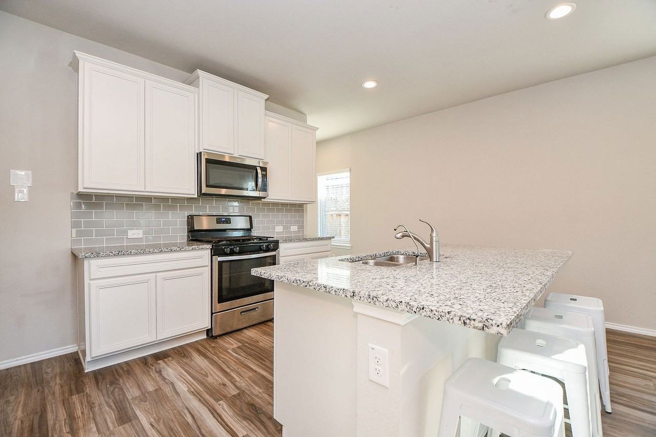 16868 Pink Wintergreen Drive - Photo 7 of 32