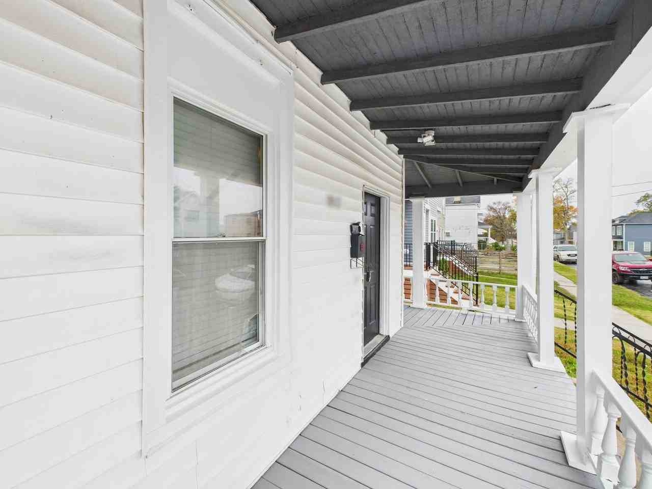 1917 Boston Ave - Photo 2 of 24