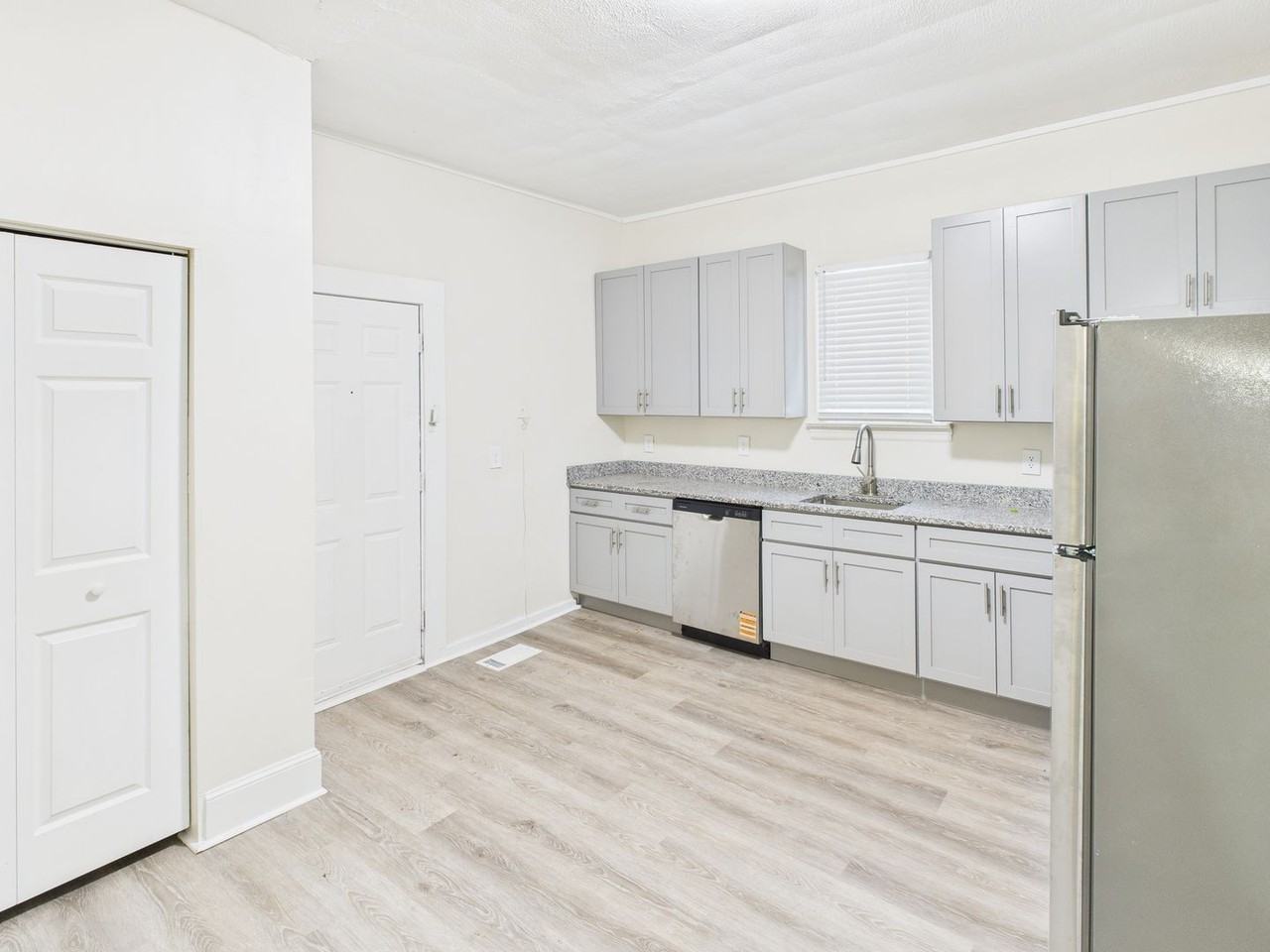 1917 Boston Ave - Photo 5 of 24