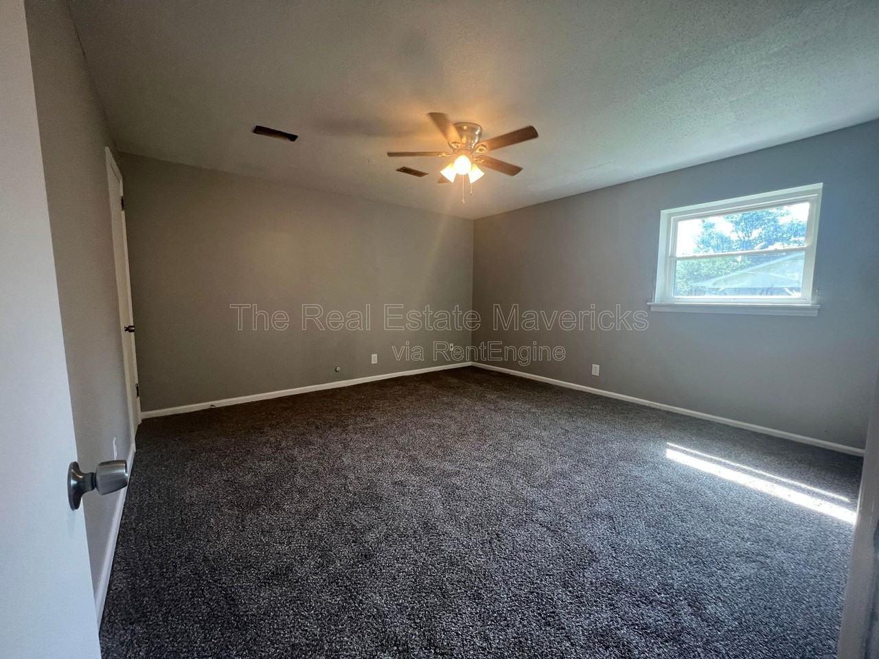 5056 Shoals Ln #1 - Photo 6 of 8