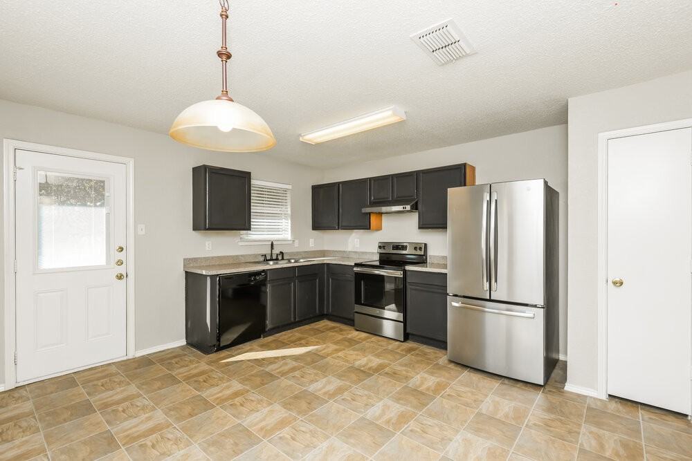 7948 Meadow View Trl - Photo 6 of 16