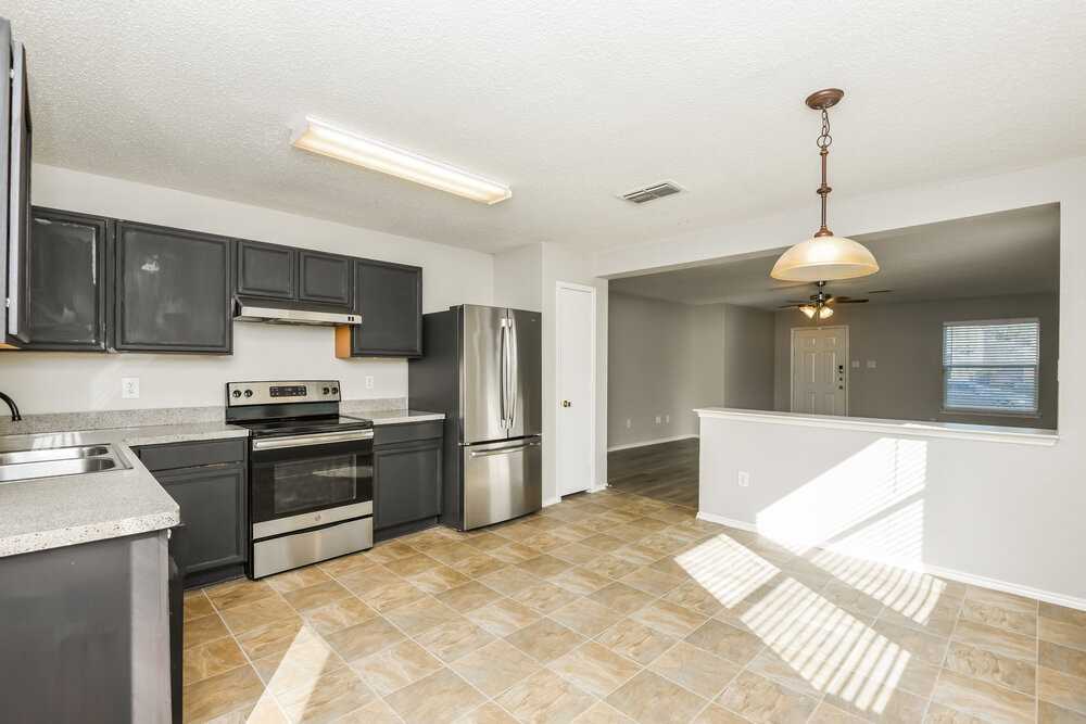 7948 Meadow View Trl - Photo 7 of 16