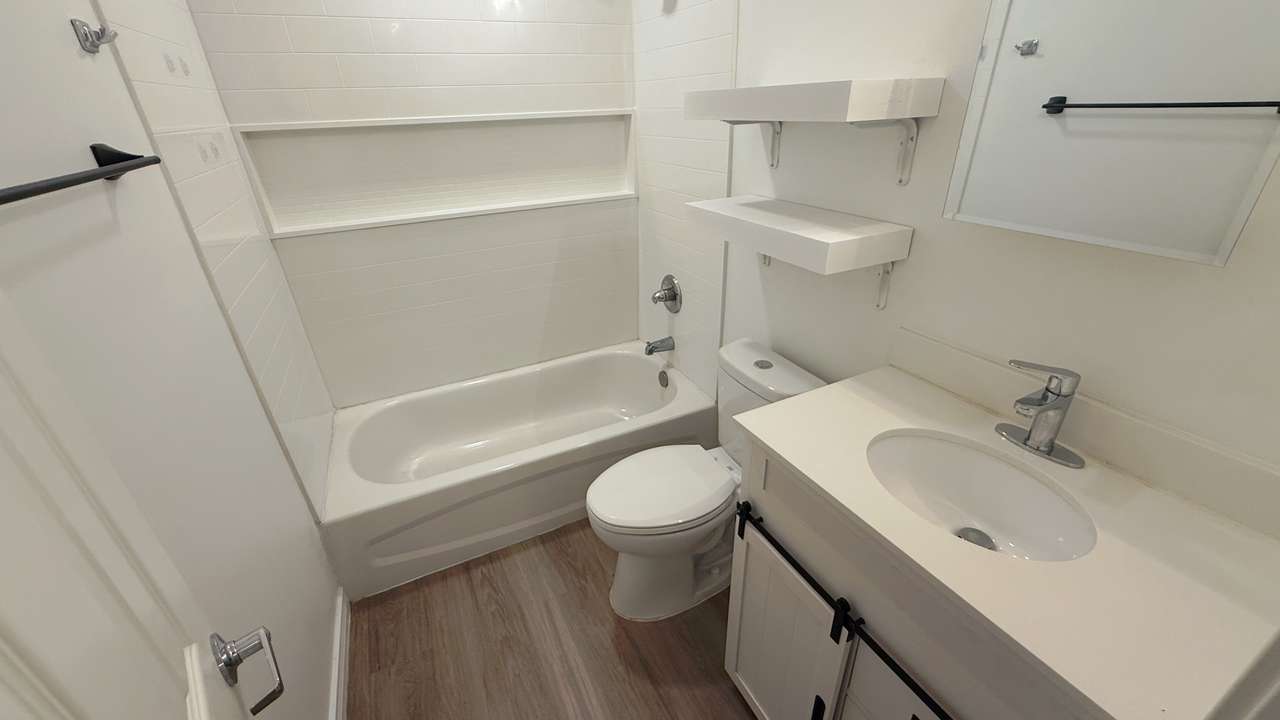 Cross Circle Duplexes - Photo 3 of 14