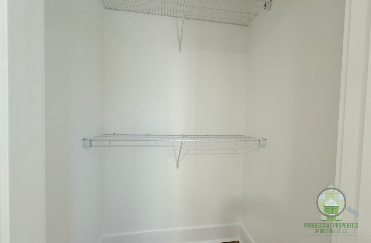 7 Robin Hood Rd #B - Photo 2 of 17