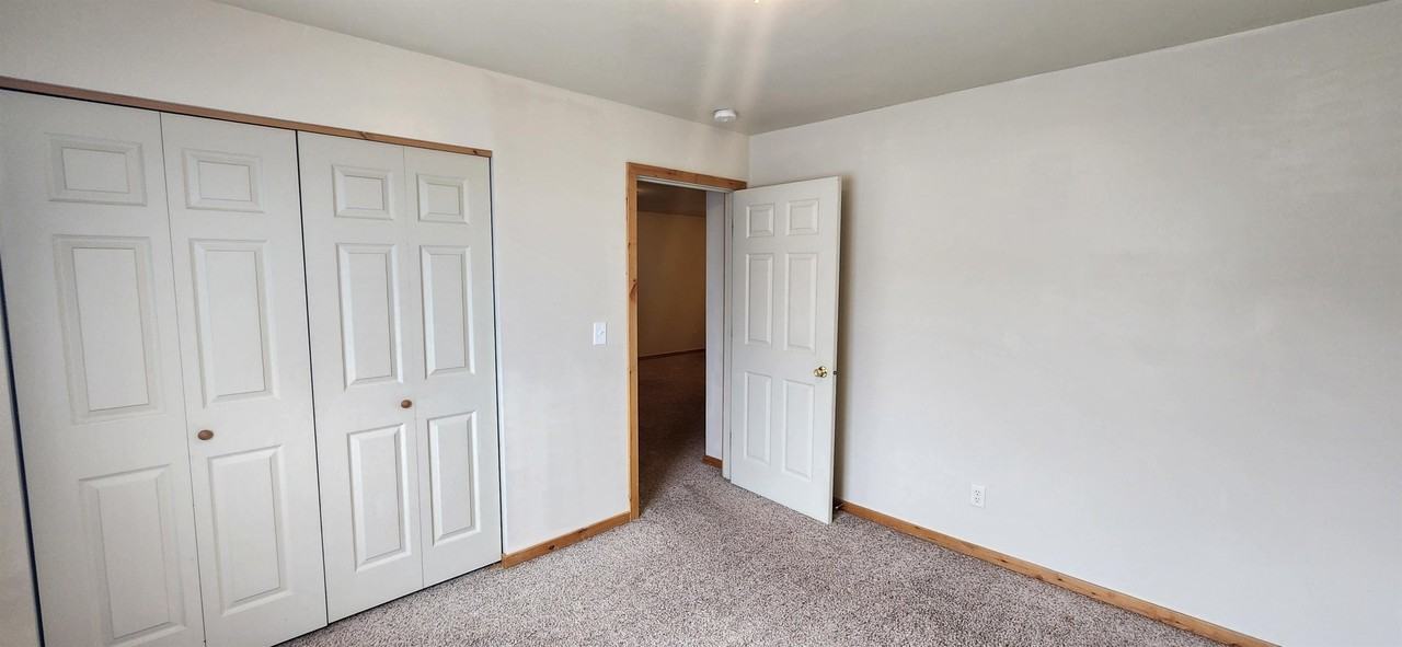 81 10th St #1 - Photo 3 of 11