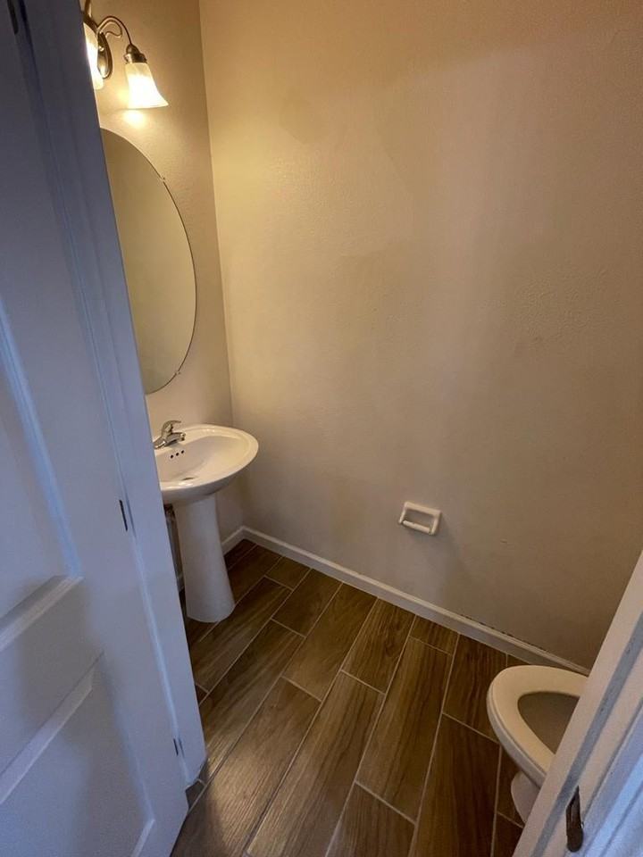 1438 Chelsea Dr #1 - Photo 7 of 28