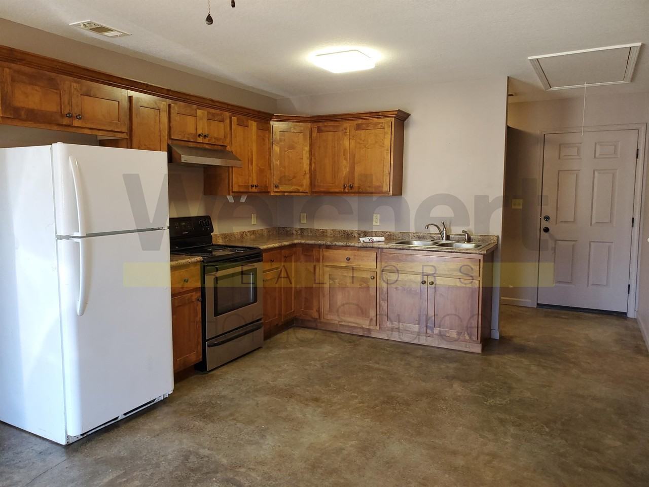 504 W Baldwin St #C - Photo 4 of 9