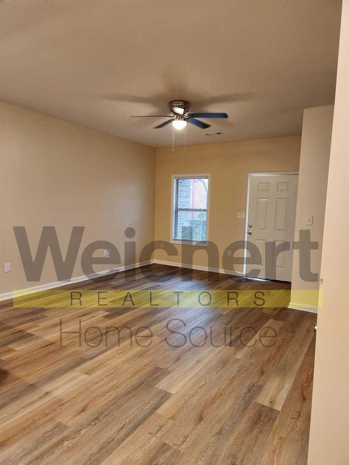 719 N 5th St #D - Photo 3 of 5