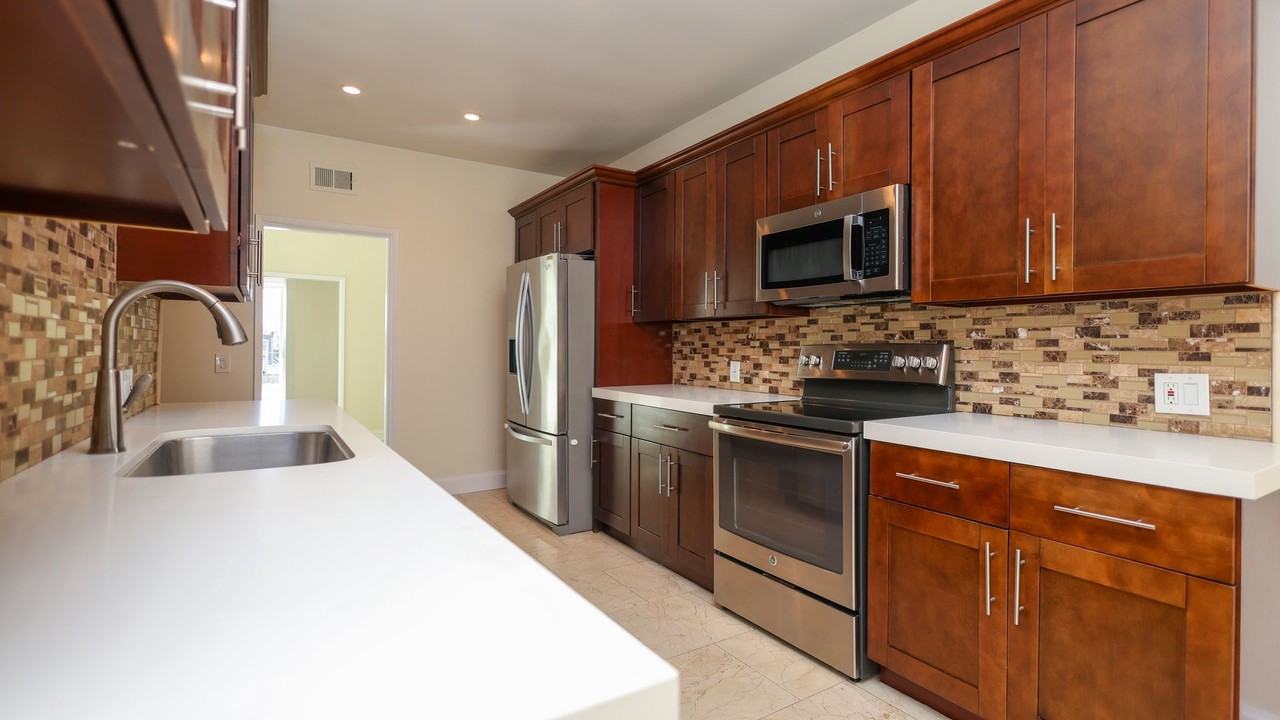 1220 N Coast Hwy - Photo 7 of 25