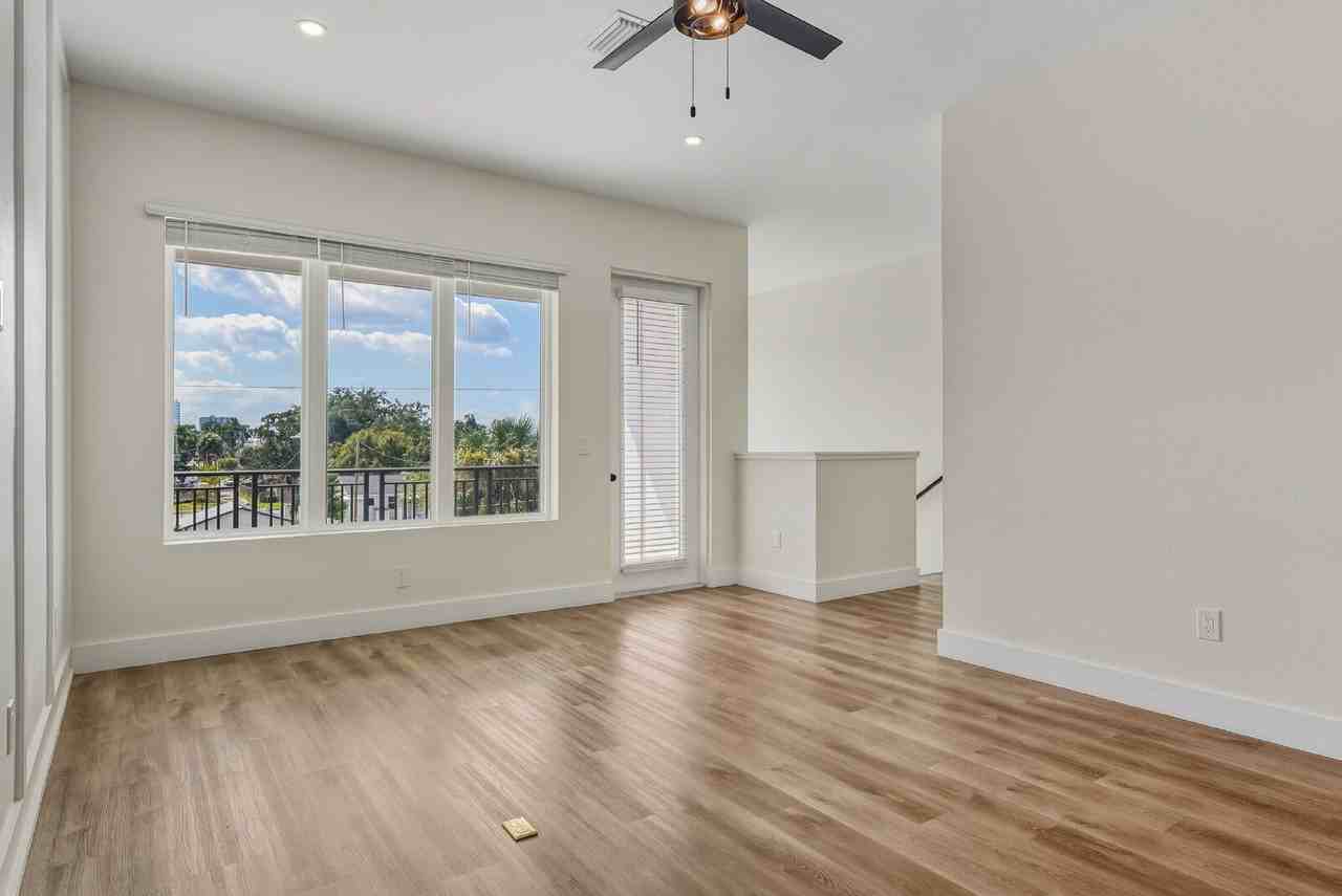 120 E Gladys St #3 - Photo 4 of 34