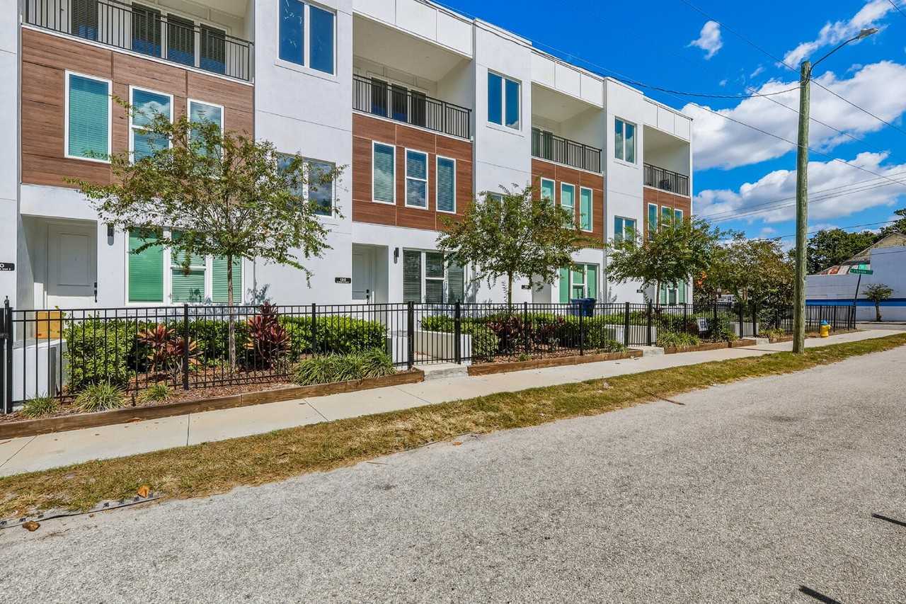 120 E Gladys St #3 - Photo 7 of 34