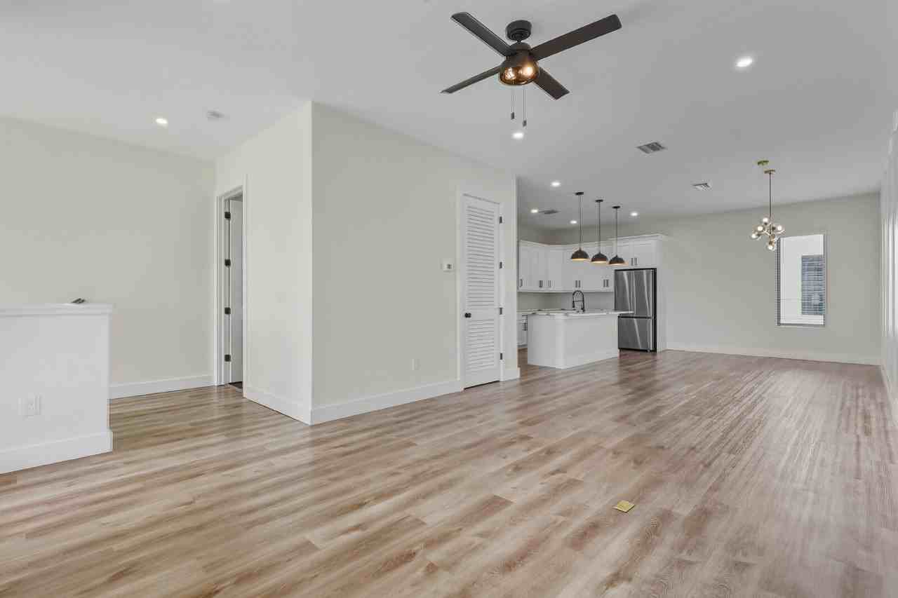 120 E Gladys St #3 - Photo 6 of 34