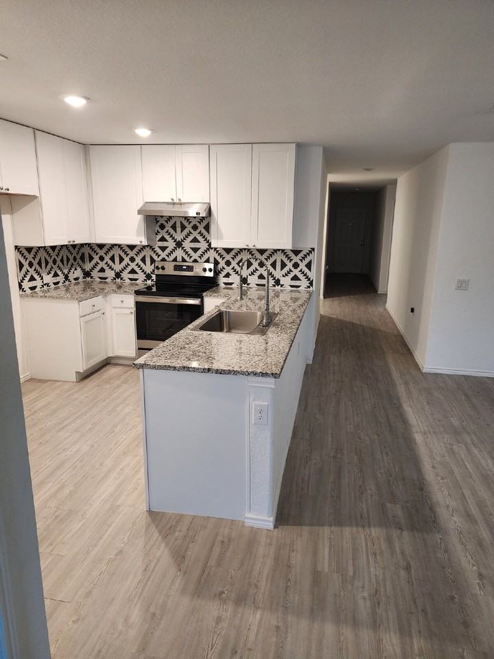 1019 Crenshaw Way - Photo 6 of 29