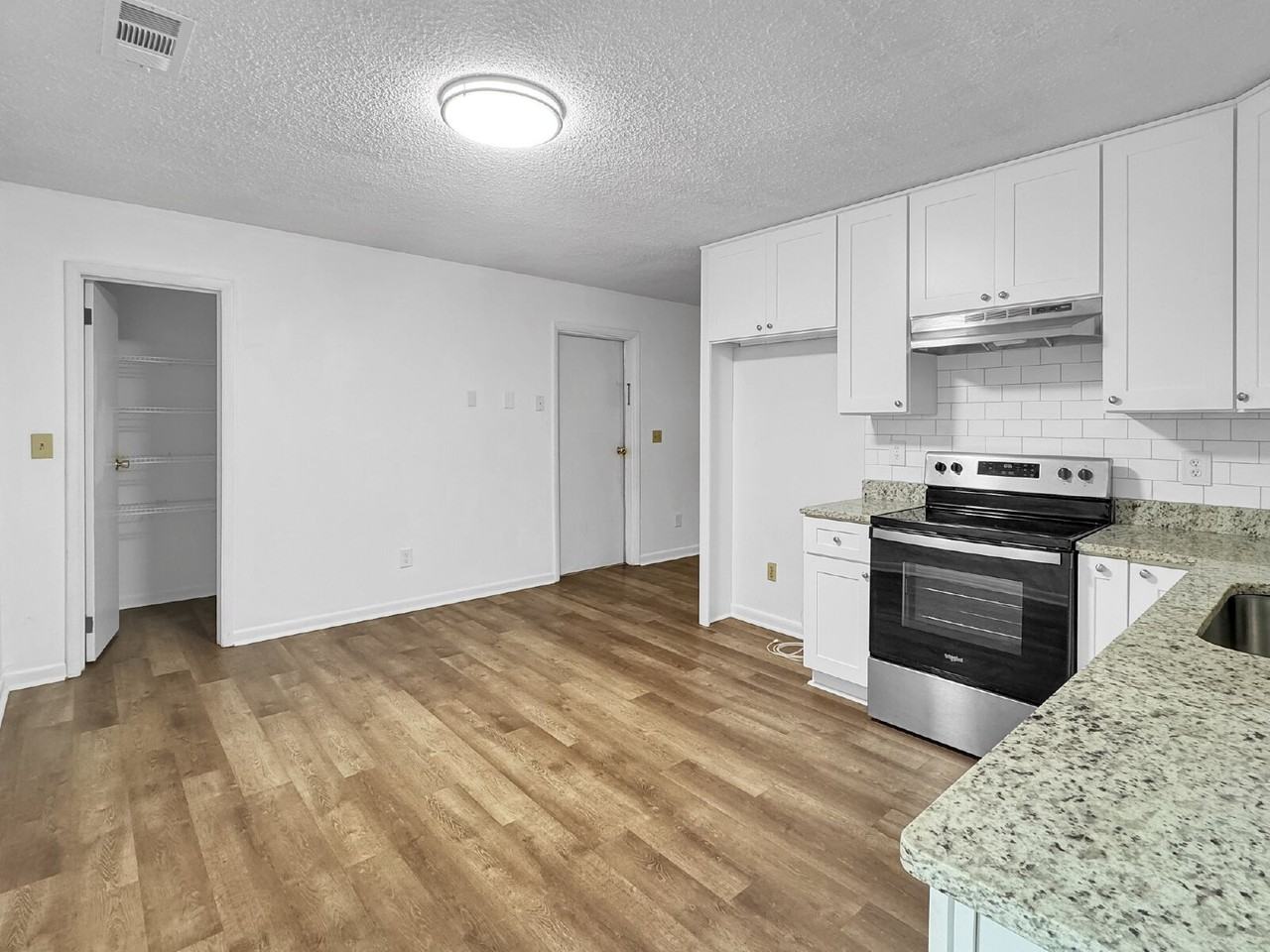 306 Christopher Dr - Photo 4 of 13