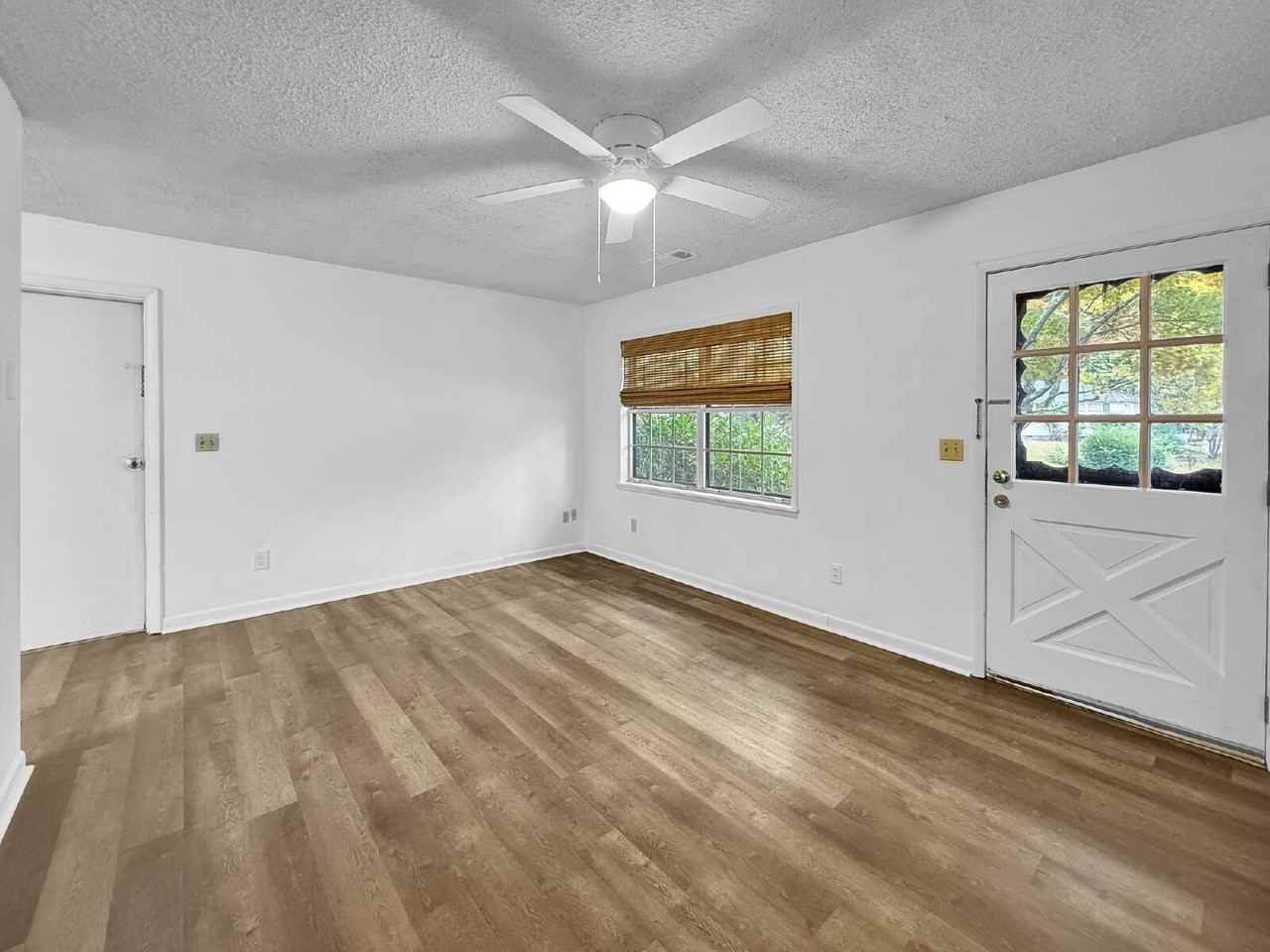 306 Christopher Dr - Photo 6 of 13