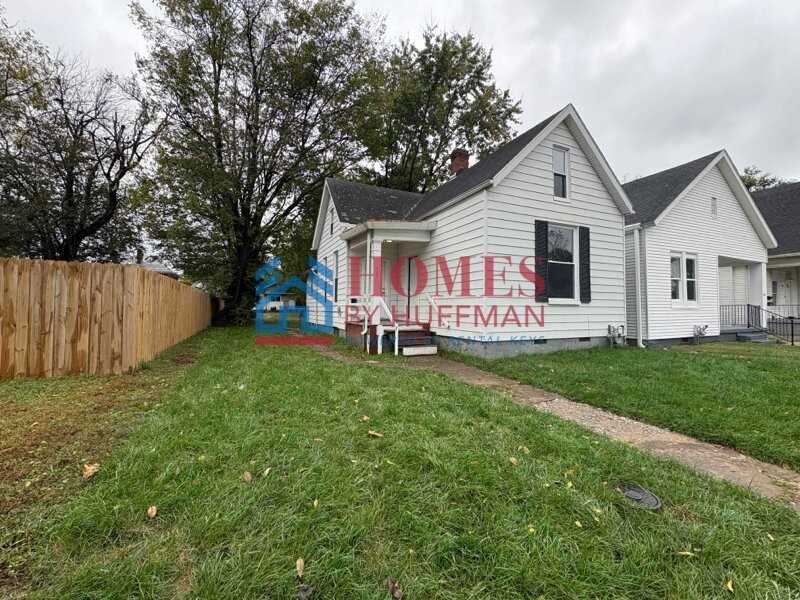 424 S Denby Ave - Photo 2 of 15