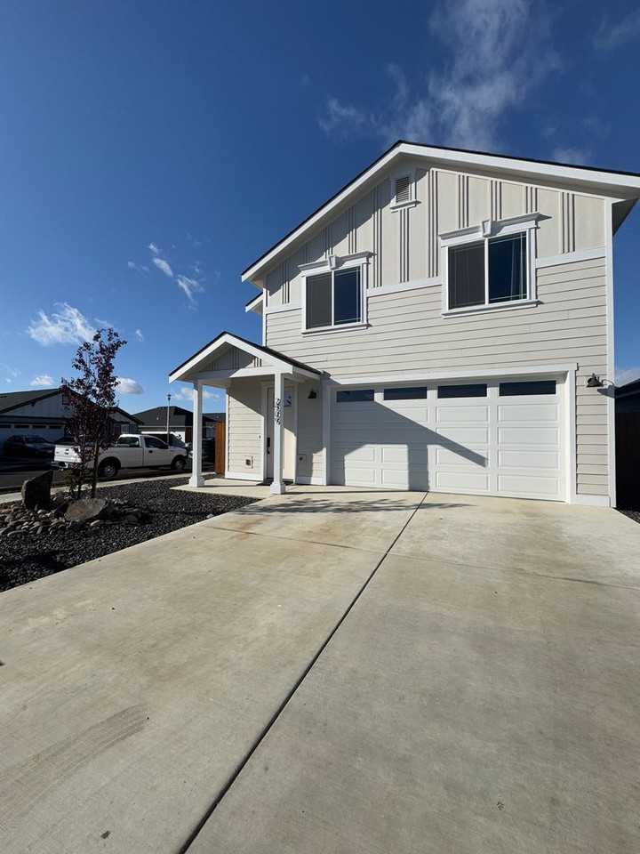 2509 N Emery St - Photo 2 of 33