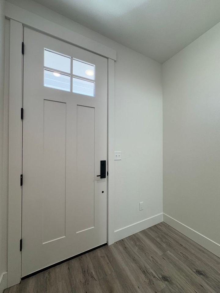 2509 N Emery St - Photo 3 of 33