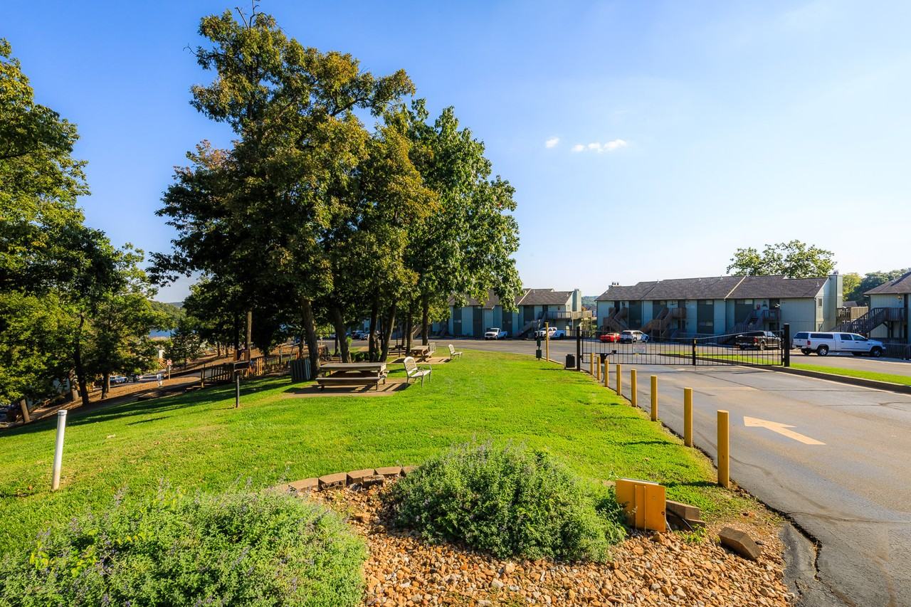 237 Sws Dr #2A - Photo 5 of 50