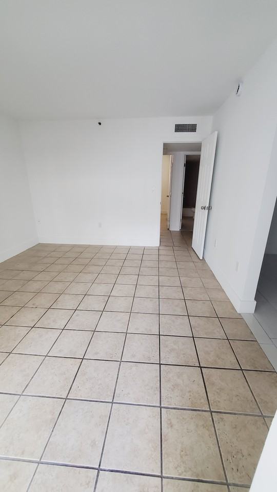 395 Ne 21st St #3rdFL - Photo 7 of 12