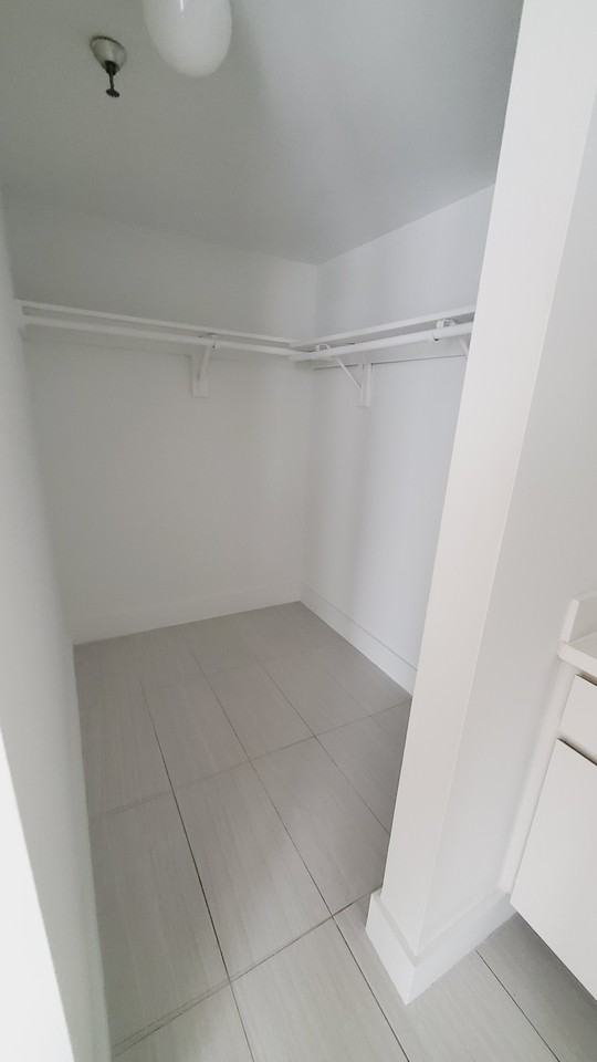 395 Ne 21st St #3rdFL - Photo 5 of 12