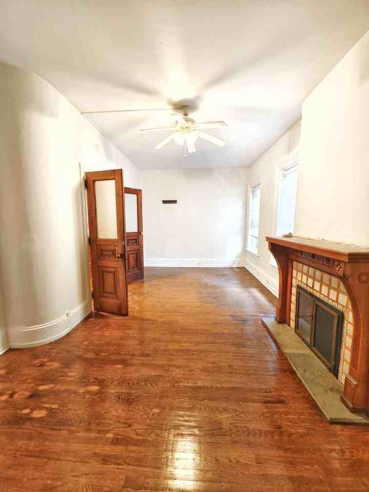 413 N 33rd St #1 - Photo 5 of 18